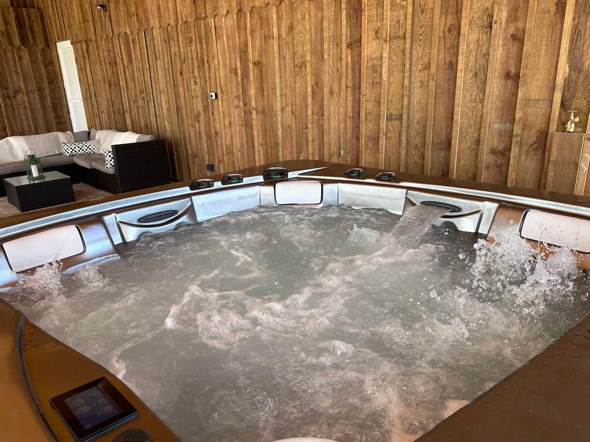 Repaire - Le Repaire De Maltus "Gites & Spa" Lussac  エクステリア 写真